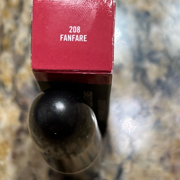 MAC Fanfare - Picture 4 of 5